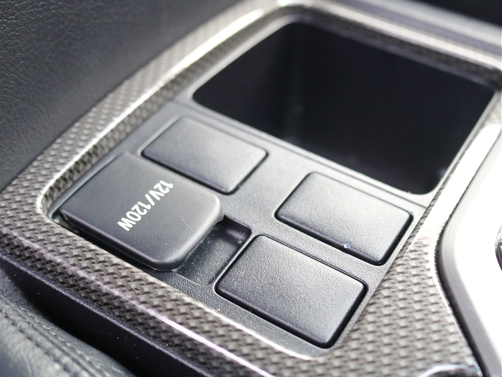 ＦＬＥＸグループは「すべての人に愛車を」をコンセプトに車種別に全国展開中！愛車と一緒に、ライフスタイルを充実させてもらいたいという思いで、ランクル仙台泉店では皆様のご要望になんでもお応えします♪