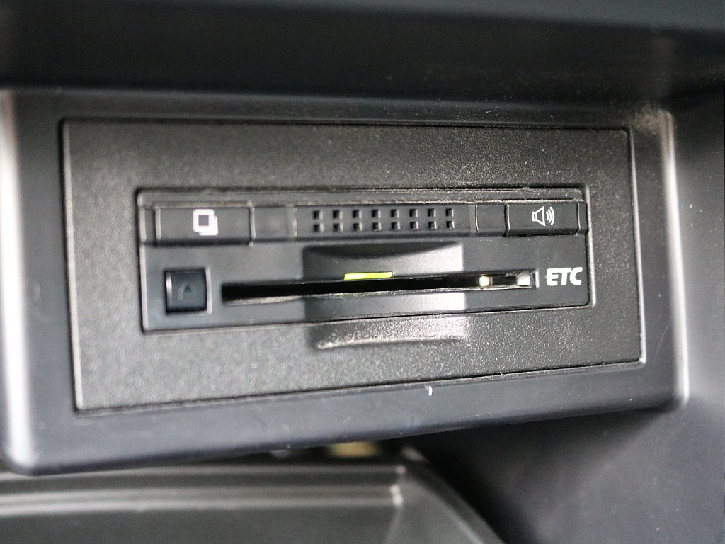 ＦＬＥＸグループは「すべての人に愛車を」をコンセプトに車種別に全国展開中！愛車と一緒に、ライフスタイルを充実させてもらいたいという思いで、ランクル仙台泉店では皆様のご要望になんでもお応えします♪