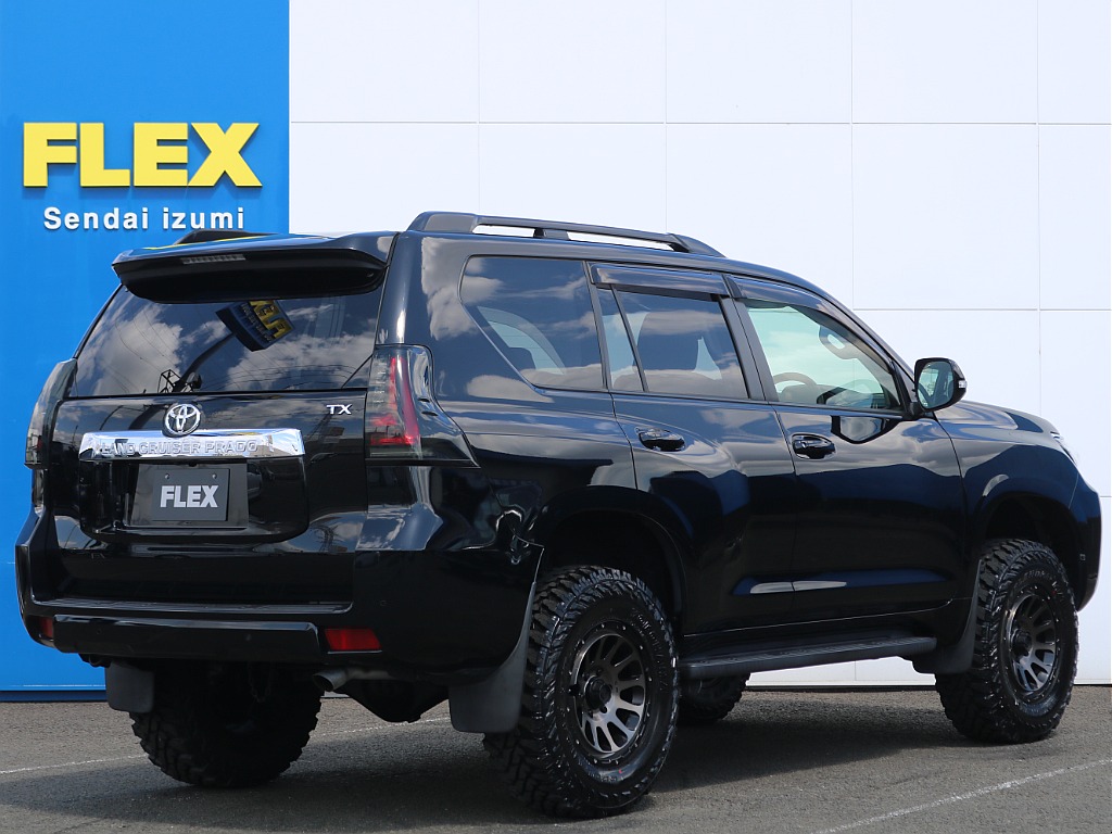 ランドクルーザーやハイエースなどを常時40台以上展示！お客様のニーズにあった最適なお車をご提案させていただきます。ご来店の際はお気軽にお問合わせください！