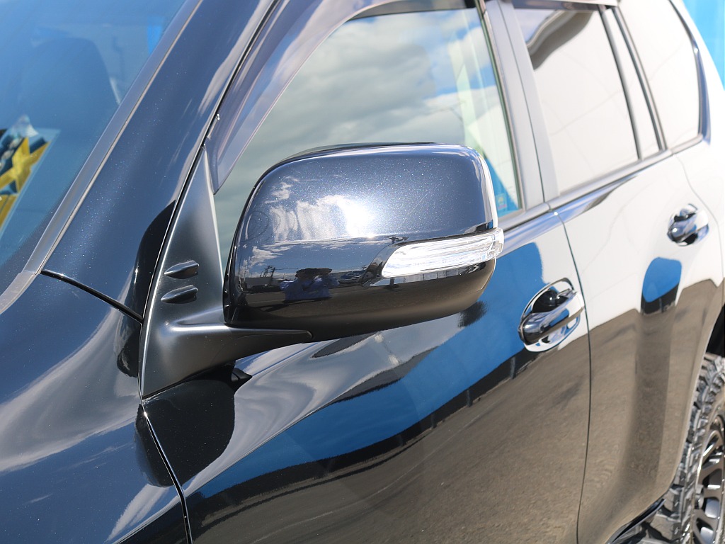 ＦＬＥＸグループは「すべての人に愛車を」をコンセプトに車種別に全国展開中！愛車と一緒に、ライフスタイルを充実させてもらいたいという思いで、ランクル仙台泉店では皆様のご要望になんでもお応えします♪