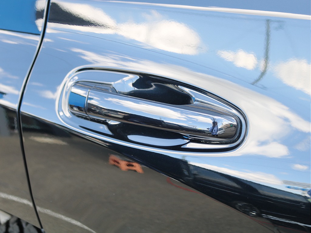 ＦＬＥＸグループは「すべての人に愛車を」をコンセプトに車種別に全国展開中！愛車と一緒に、ライフスタイルを充実させてもらいたいという思いで、ランクル仙台泉店では皆様のご要望になんでもお応えします♪