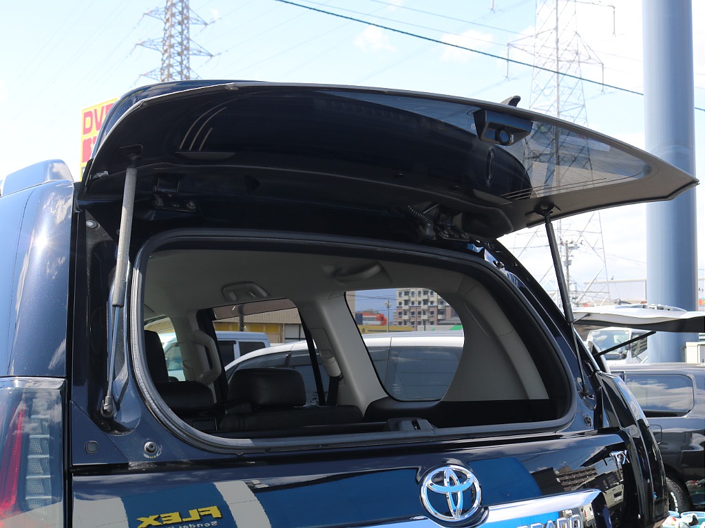 ＦＬＥＸグループは「すべての人に愛車を」をコンセプトに車種別に全国展開中！愛車と一緒に、ライフスタイルを充実させてもらいたいという思いで、ランクル仙台泉店では皆様のご要望になんでもお応えします♪