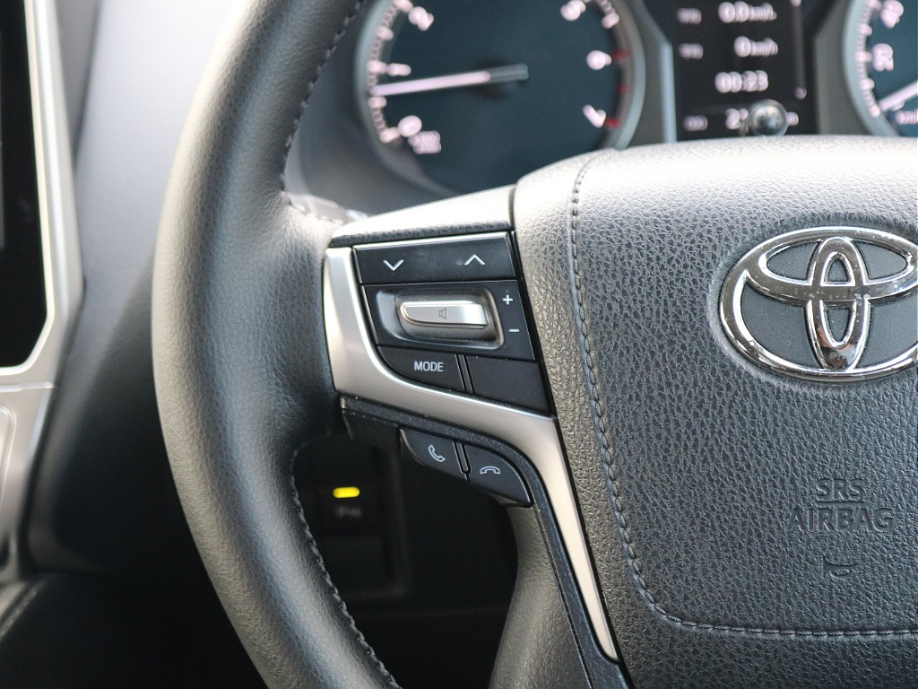 ＦＬＥＸグループは「すべての人に愛車を」をコンセプトに車種別に全国展開中！愛車と一緒に、ライフスタイルを充実させてもらいたいという思いで、ランクル仙台泉店では皆様のご要望になんでもお応えします♪