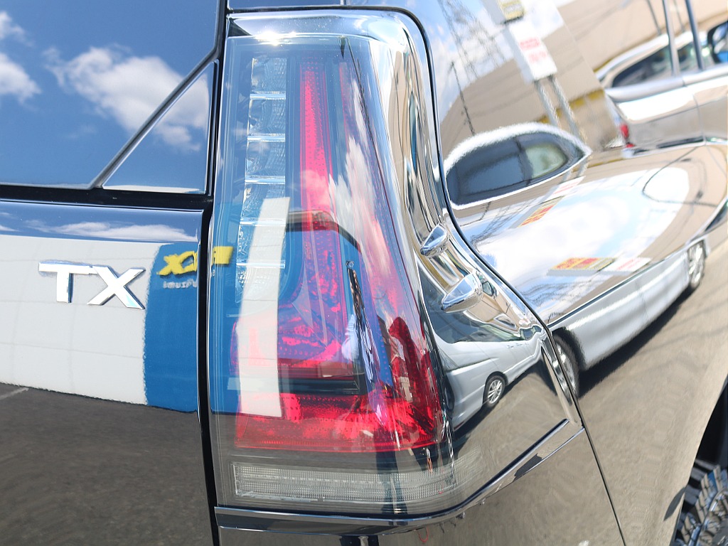 ＦＬＥＸグループは「すべての人に愛車を」をコンセプトに車種別に全国展開中！愛車と一緒に、ライフスタイルを充実させてもらいたいという思いで、ランクル仙台泉店では皆様のご要望になんでもお応えします♪