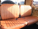 こちらの車両は8人乗りの車両となっております！