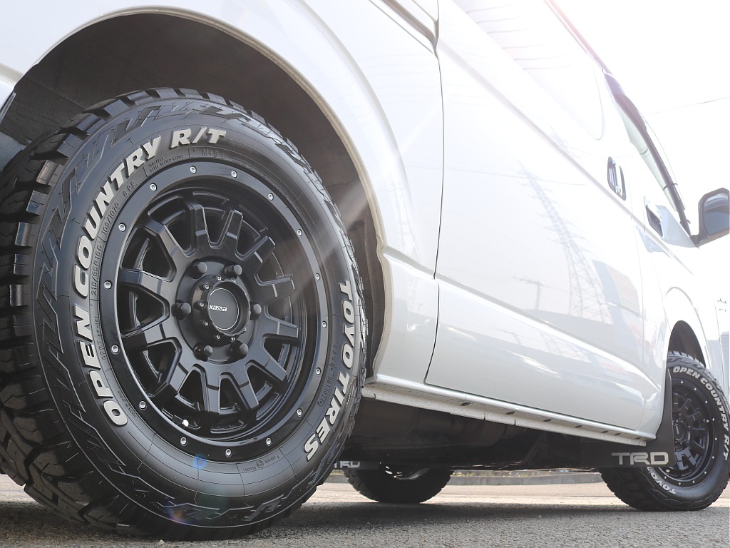 無骨なデザインのホイールは印象をガラッと変えてくれます♪