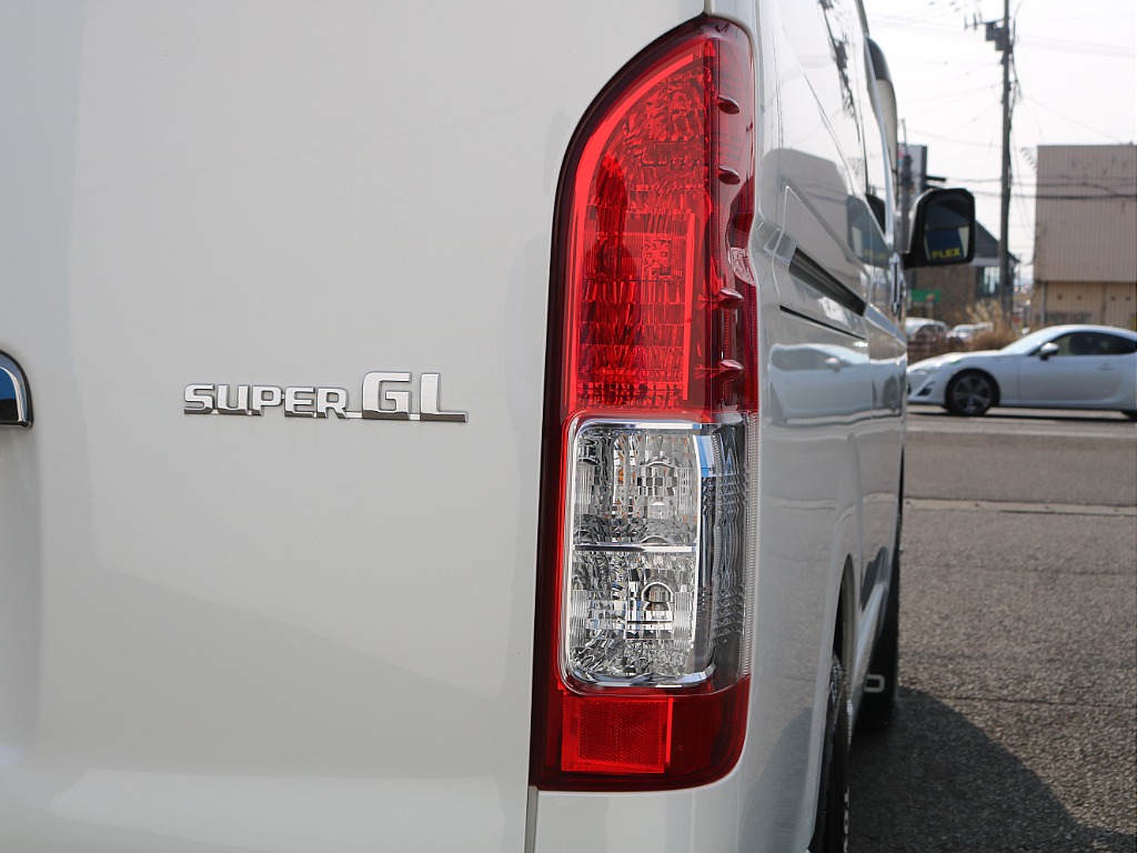 ＦＬＥＸグループは「すべての人に愛車を」をコンセプトに車種別に全国展開中！愛車と一緒に、ライフスタイルを充実させてもらいたいという思いで、ランクル仙台泉店では皆様のご要望になんでもお応えします♪