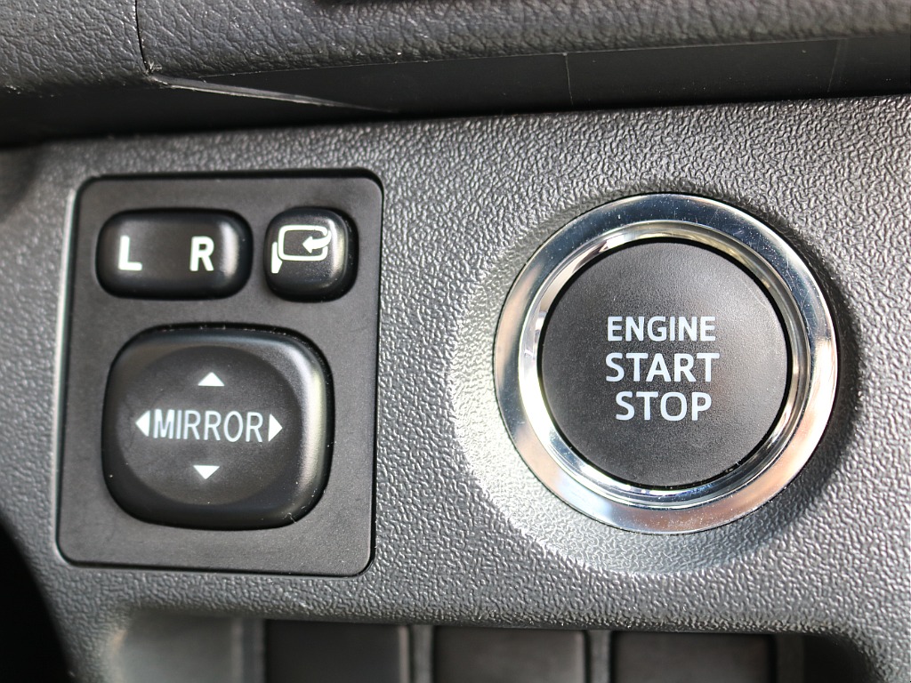 ＦＬＥＸグループは「すべての人に愛車を」をコンセプトに車種別に全国展開中！愛車と一緒に、ライフスタイルを充実させてもらいたいという思いで、ランクル仙台泉店では皆様のご要望になんでもお応えします♪