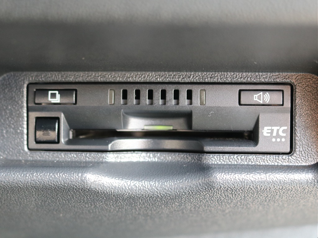 ＦＬＥＸグループは「すべての人に愛車を」をコンセプトに車種別に全国展開中！愛車と一緒に、ライフスタイルを充実させてもらいたいという思いで、ランクル仙台泉店では皆様のご要望になんでもお応えします♪