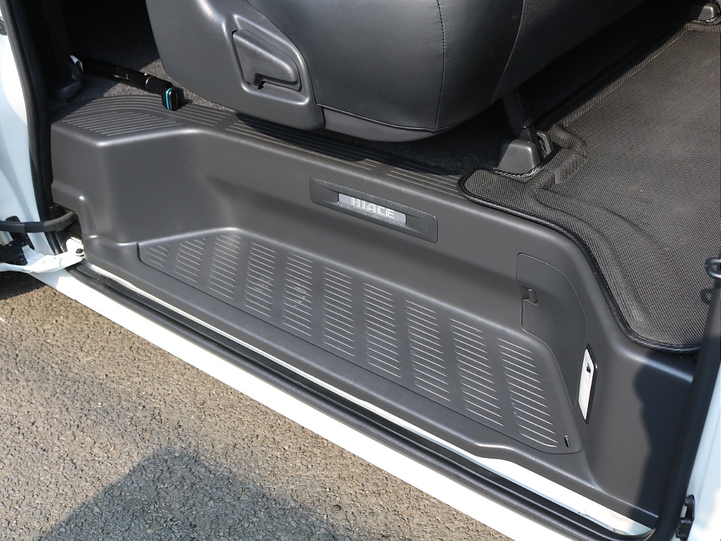 ＦＬＥＸグループは「すべての人に愛車を」をコンセプトに車種別に全国展開中！愛車と一緒に、ライフスタイルを充実させてもらいたいという思いで、ランクル仙台泉店では皆様のご要望になんでもお応えします♪