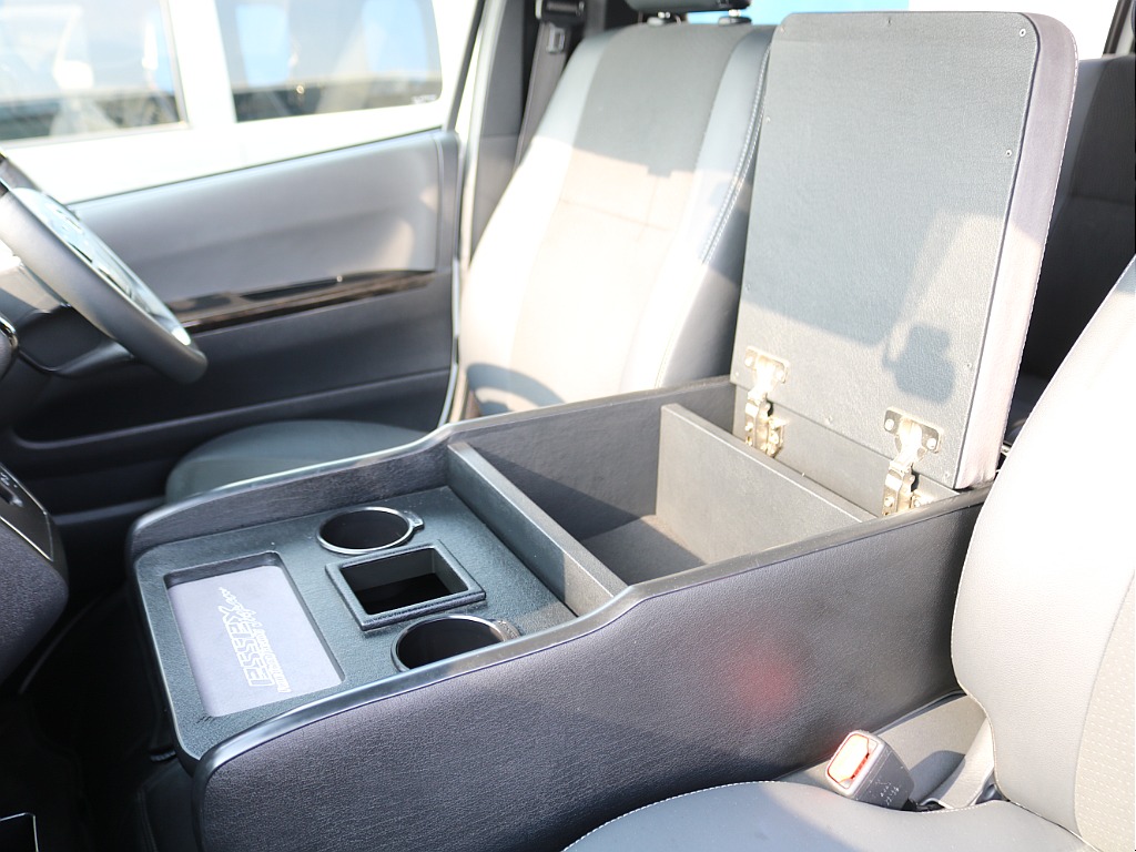 ＦＬＥＸグループは「すべての人に愛車を」をコンセプトに車種別に全国展開中！愛車と一緒に、ライフスタイルを充実させてもらいたいという思いで、ランクル仙台泉店では皆様のご要望になんでもお応えします♪