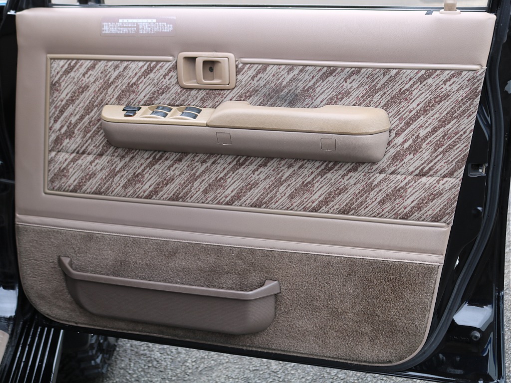 ＦＬＥＸグループは「すべての人に愛車を」をコンセプトに車種別に全国展開中！愛車と一緒に、ライフスタイルを充実させてもらいたいという思いで、ランクル仙台泉店では皆様のご要望になんでもお応えします♪