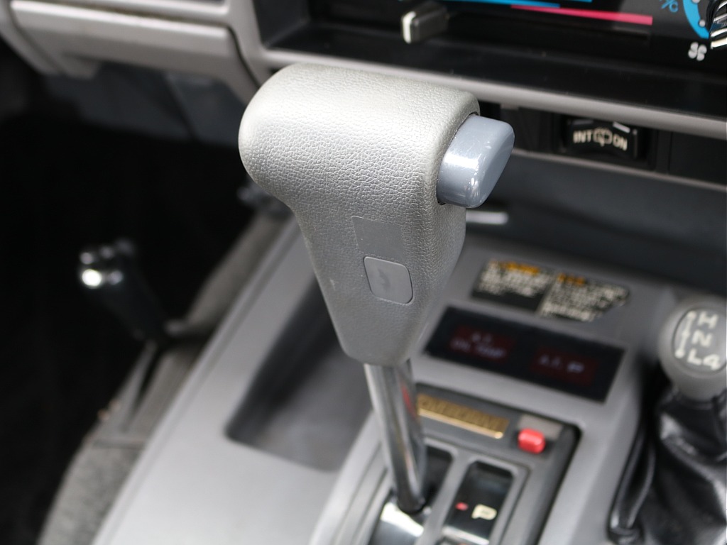 ＦＬＥＸグループは「すべての人に愛車を」をコンセプトに車種別に全国展開中！愛車と一緒に、ライフスタイルを充実させてもらいたいという思いで、ランクル仙台泉店では皆様のご要望になんでもお応えします♪