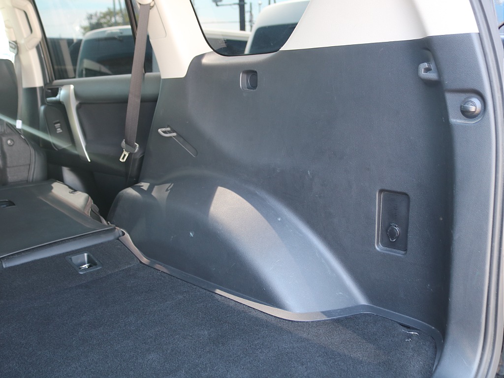 自社認証整備工場完備ですので納車後のカスタム、車検、修理、日々のメンテナンス、など全力でサポートいたします！なんでもお気軽にご相談ください！他店で購入した、お持ち込み車両でも大歓迎ですよ♪