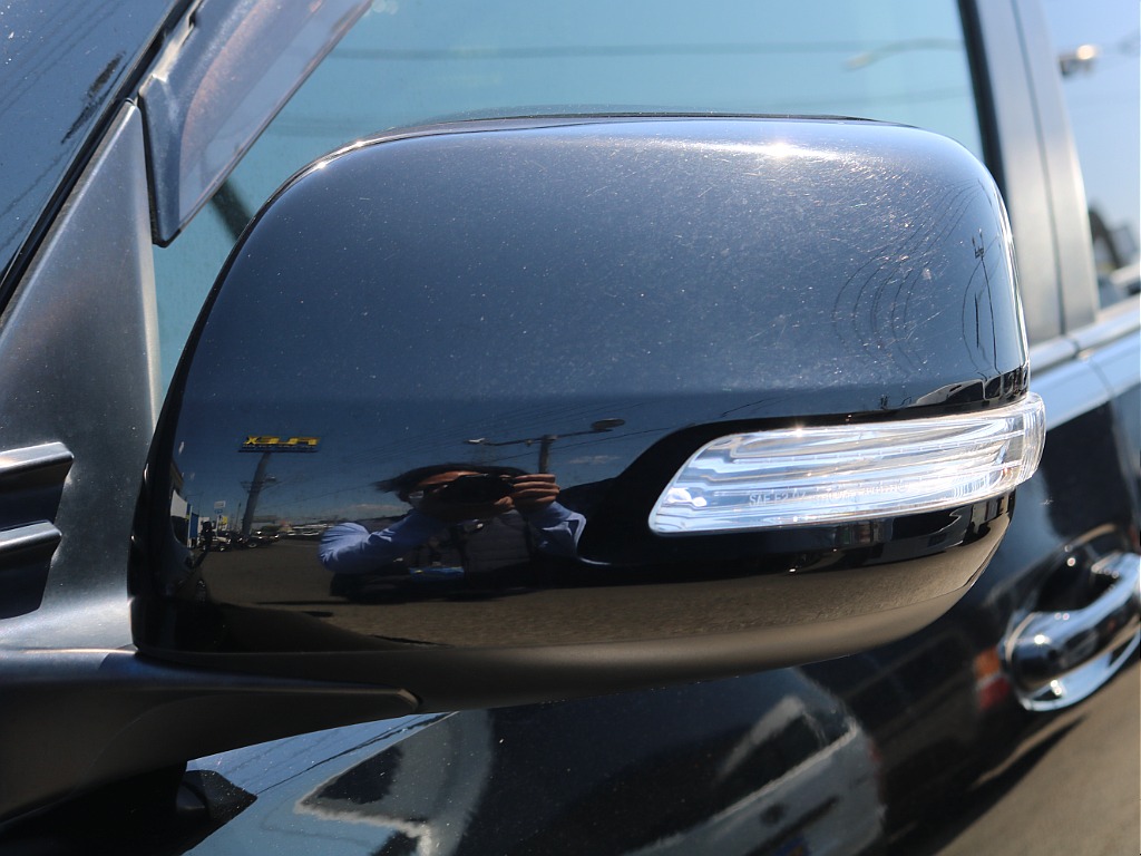 ＦＬＥＸグループは「すべての人に愛車を」をコンセプトに車種別に全国展開中！愛車と一緒に、ライフスタイルを充実させてもらいたいという思いで、ランクル仙台泉店では皆様のご要望になんでもお応えします♪