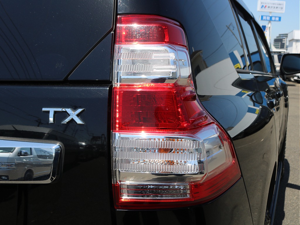 ＦＬＥＸグループは「すべての人に愛車を」をコンセプトに車種別に全国展開中！愛車と一緒に、ライフスタイルを充実させてもらいたいという思いで、ランクル仙台泉店では皆様のご要望になんでもお応えします♪