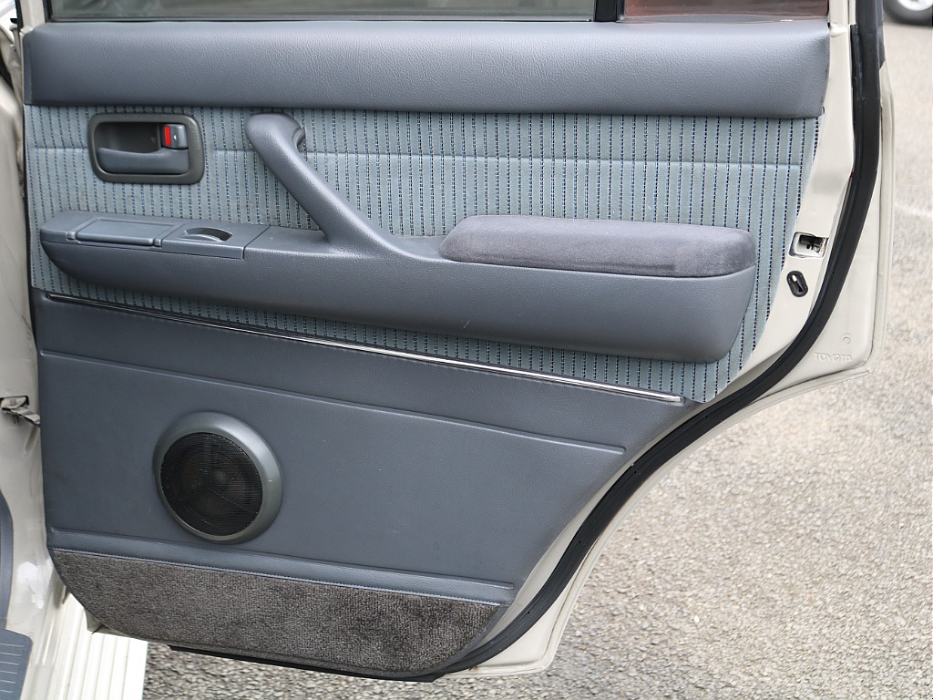 ＦＬＥＸグループは「すべての人に愛車を」をコンセプトに車種別に全国展開中！愛車と一緒に、ライフスタイルを充実させてもらいたいという思いで、ランクル仙台泉店では皆様のご要望になんでもお応えします♪