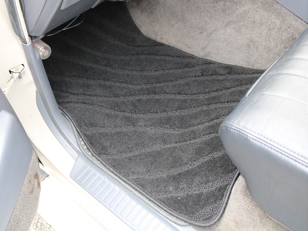 ＦＬＥＸグループは「すべての人に愛車を」をコンセプトに車種別に全国展開中！愛車と一緒に、ライフスタイルを充実させてもらいたいという思いで、ランクル仙台泉店では皆様のご要望になんでもお応えします♪