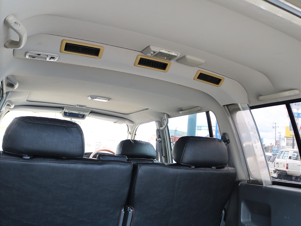 ＦＬＥＸグループは「すべての人に愛車を」をコンセプトに車種別に全国展開中！愛車と一緒に、ライフスタイルを充実させてもらいたいという思いで、ランクル仙台泉店では皆様のご要望になんでもお応えします♪