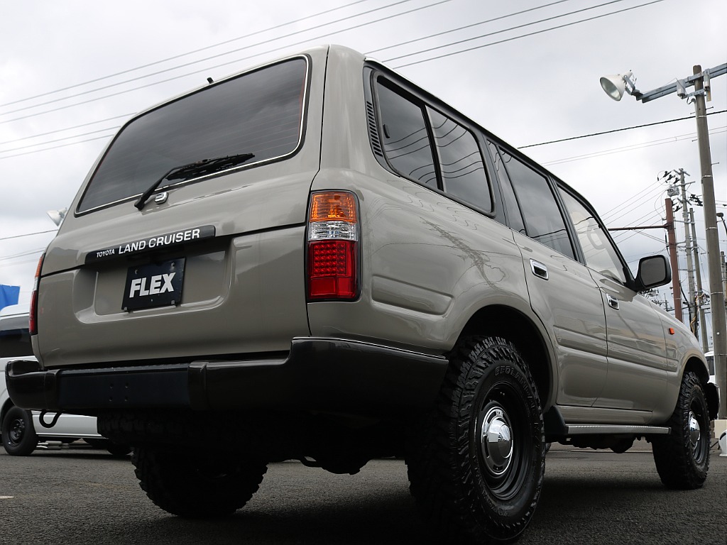 ＦＬＥＸグループは「すべての人に愛車を」をコンセプトに車種別に全国展開中！愛車と一緒に、ライフスタイルを充実させてもらいたいという思いで、ランクル仙台泉店では皆様のご要望になんでもお応えします♪