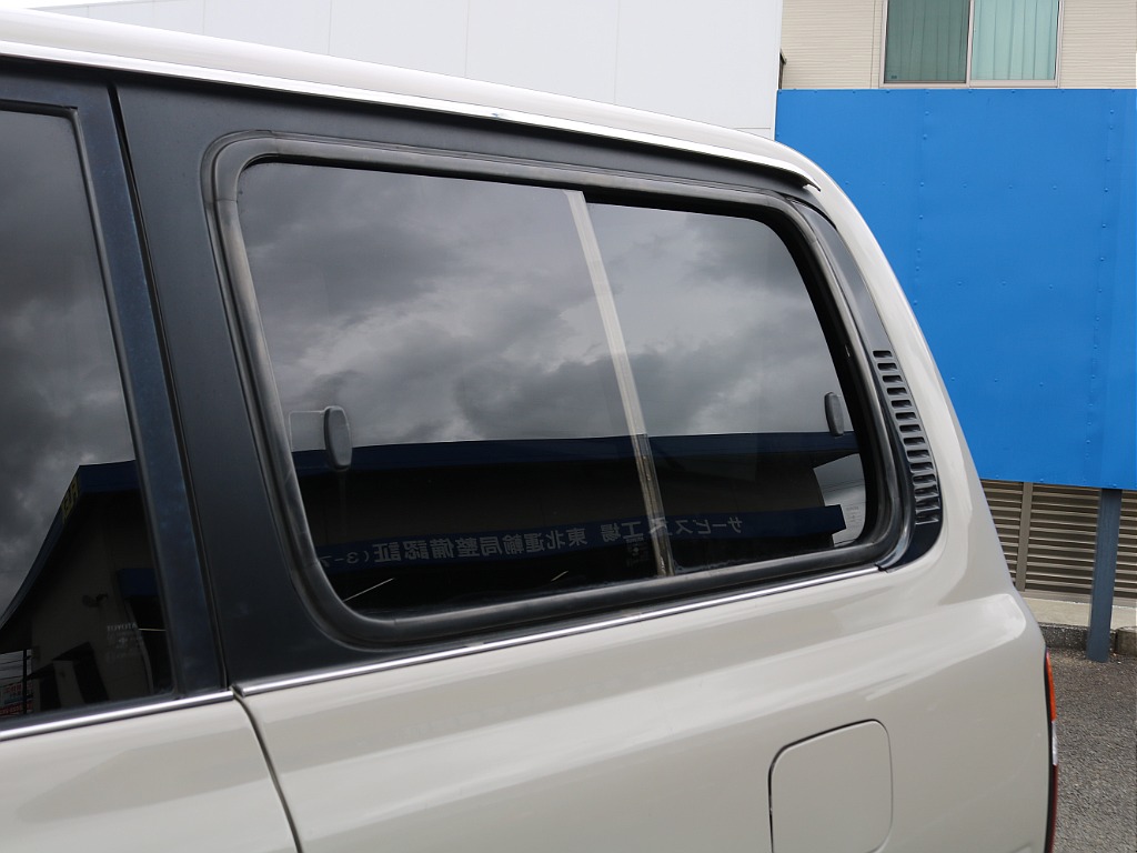 ＦＬＥＸグループは「すべての人に愛車を」をコンセプトに車種別に全国展開中！愛車と一緒に、ライフスタイルを充実させてもらいたいという思いで、ランクル仙台泉店では皆様のご要望になんでもお応えします♪
