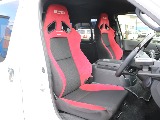 運転席と助手席はRECAROシート！
