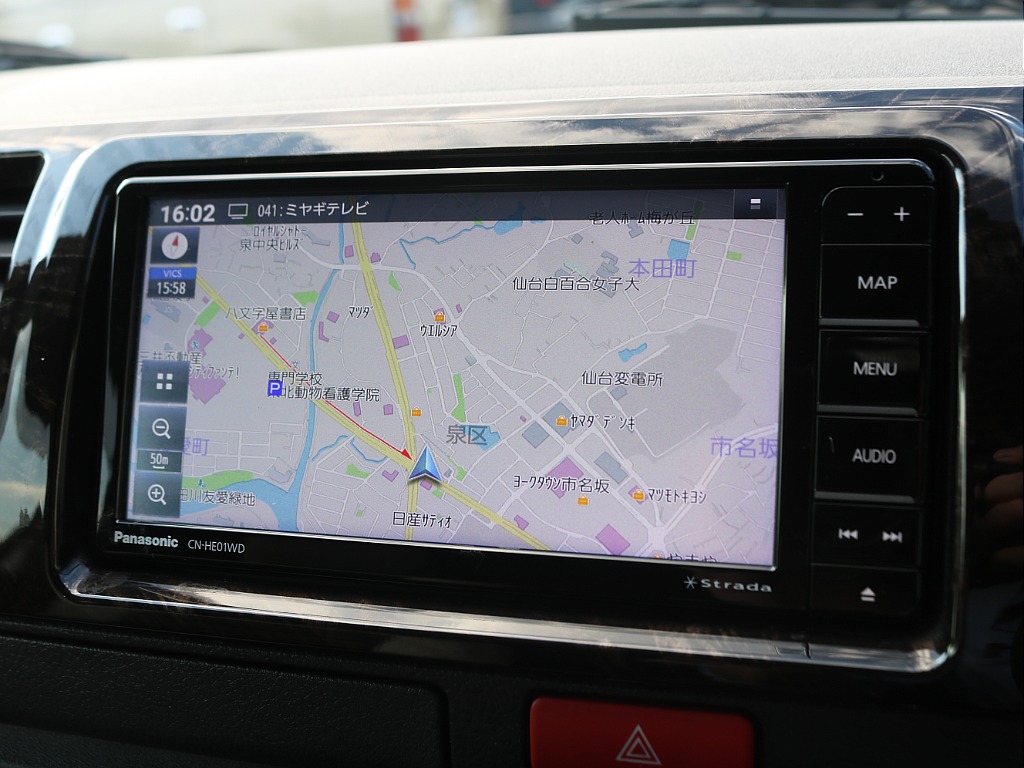 ナビはストラーダナビを装着済み♪BluetoothやTV視聴もできます♪