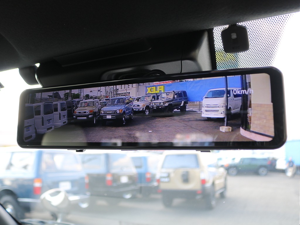 ＦＬＥＸグループは「すべての人に愛車を」をコンセプトに車種別に全国展開中！愛車と一緒に、ライフスタイルを充実させてもらいたいという思いで、ランクル仙台泉店では皆様のご要望になんでもお応えします♪