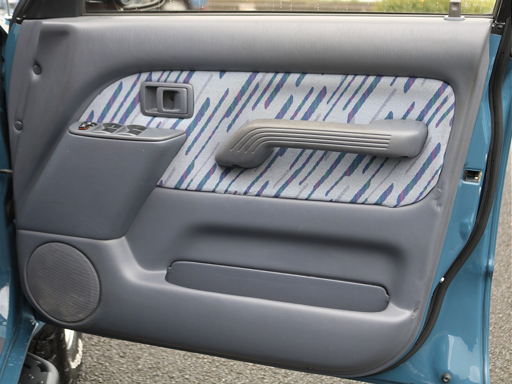 ＦＬＥＸグループは「すべての人に愛車を」をコンセプトに車種別に全国展開中！愛車と一緒に、ライフスタイルを充実させてもらいたいという思いで、ランクル仙台泉店では皆様のご要望になんでもお応えします♪