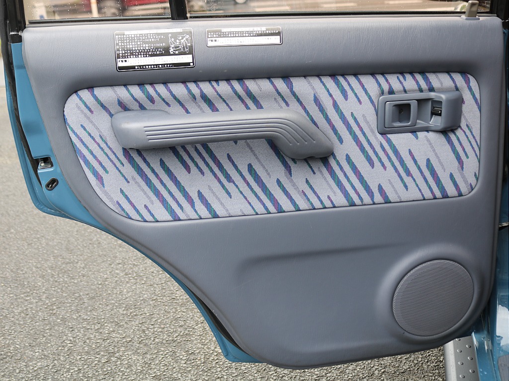 ＦＬＥＸグループは「すべての人に愛車を」をコンセプトに車種別に全国展開中！愛車と一緒に、ライフスタイルを充実させてもらいたいという思いで、ランクル仙台泉店では皆様のご要望になんでもお応えします♪