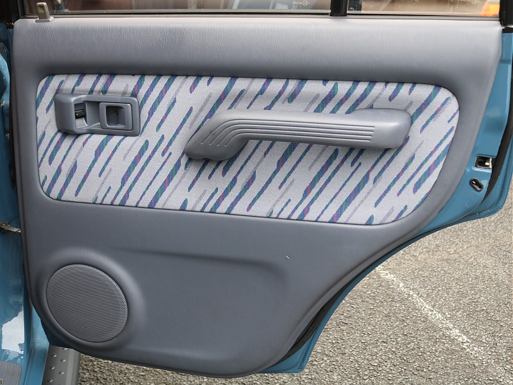 ＦＬＥＸグループは「すべての人に愛車を」をコンセプトに車種別に全国展開中！愛車と一緒に、ライフスタイルを充実させてもらいたいという思いで、ランクル仙台泉店では皆様のご要望になんでもお応えします♪
