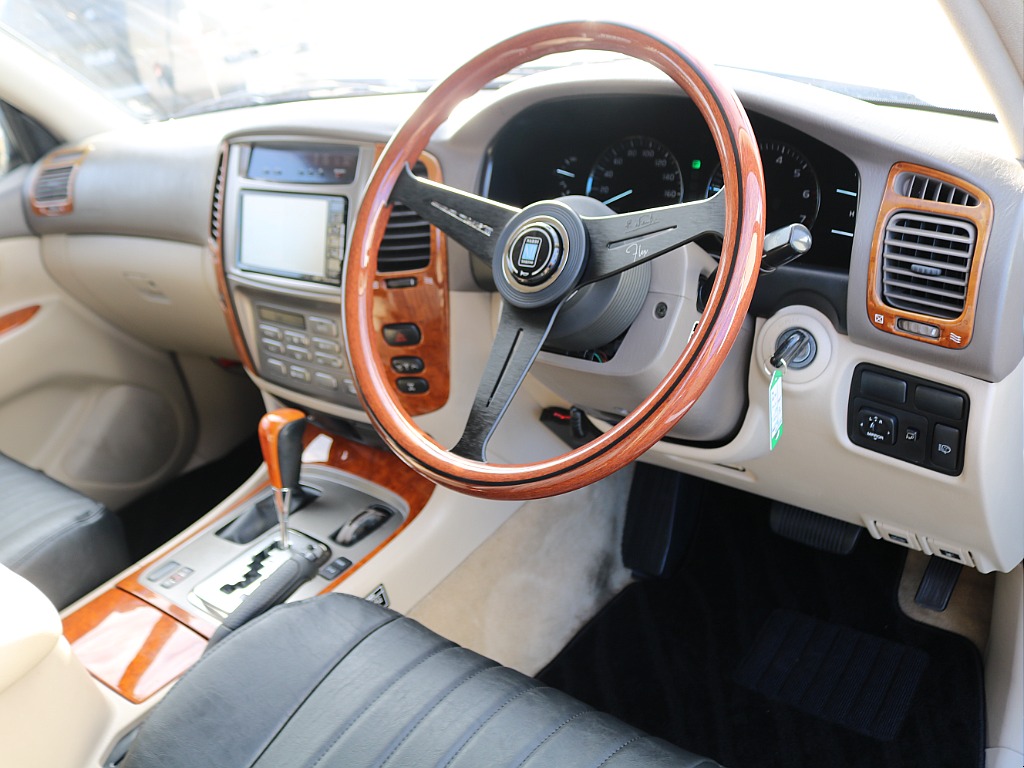 トヨタ&nbsp;ランドクルーザー100&nbsp;4.7VXリミテッド 4WD&nbsp;【Renoca106】【ベージュカラー】&nbsp;宮城県の詳細画像&nbsp;その6