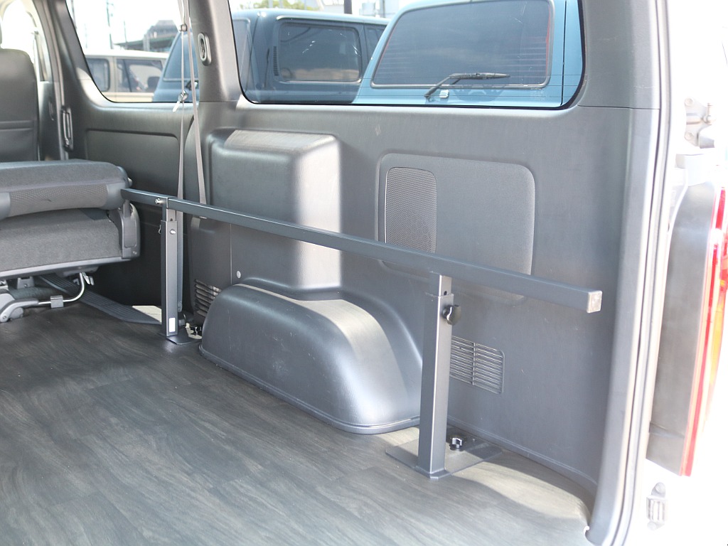 ＦＬＥＸグループは「すべての人に愛車を」をコンセプトに車種別に全国展開中！愛車と一緒に、ライフスタイルを充実させてもらいたいという思いで、ランクル仙台泉店では皆様のご要望になんでもお応えします♪