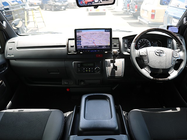 ＦＬＥＸグループは「すべての人に愛車を」をコンセプトに車種別に全国展開中！愛車と一緒に、ライフスタイルを充実させてもらいたいという思いで、ランクル仙台泉店では皆様のご要望になんでもお応えします♪