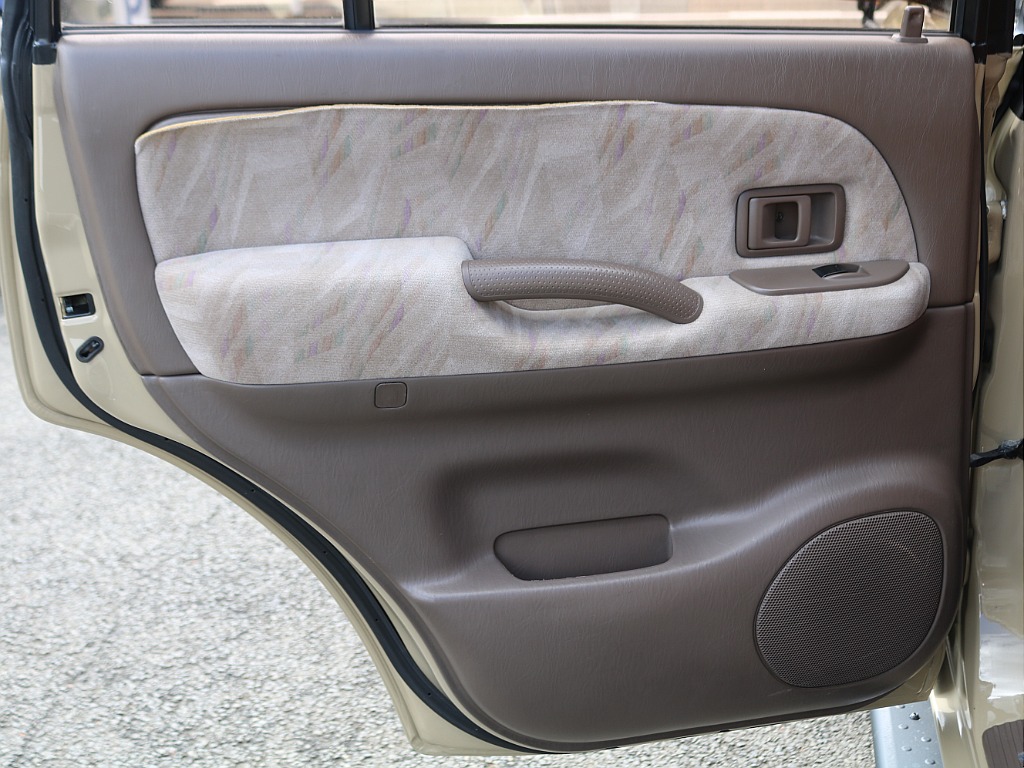 ＦＬＥＸグループは「すべての人に愛車を」をコンセプトに車種別に全国展開中！愛車と一緒に、ライフスタイルを充実させてもらいたいという思いで、ランクル仙台泉店では皆様のご要望になんでもお応えします♪