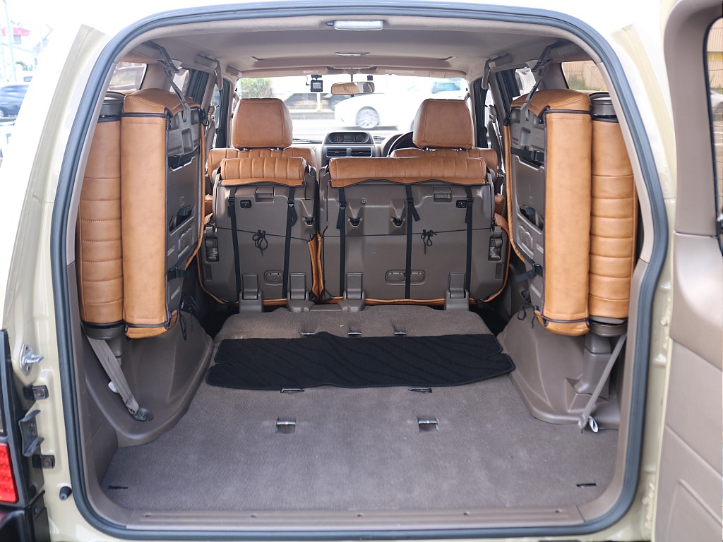 ＦＬＥＸグループは「すべての人に愛車を」をコンセプトに車種別に全国展開中！愛車と一緒に、ライフスタイルを充実させてもらいたいという思いで、ランクル仙台泉店では皆様のご要望になんでもお応えします♪