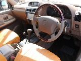 北海道～沖縄まで日本全国、遠方納車大歓迎です！現車確認が難しいお客様もご安心ください！お客様の目線に合わせ、お車のコンディション、装備品を細部までお伝えいたします！もちろん、ご自宅納車ＯＫです！
