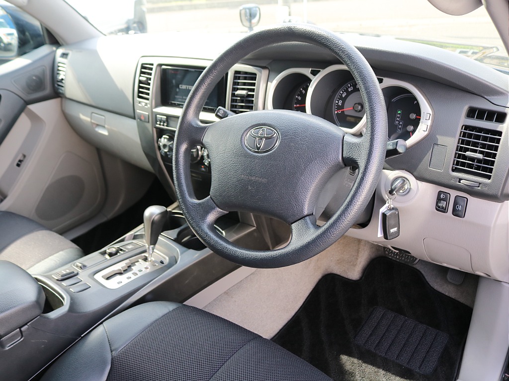 厳選仕入れによる、良質な１台を皆様にお届けいたします！可能な限りお車の使用履歴にこだわってます専門店！オフロード走行無し、点検整備記録簿の有無、前使用環境など！クオリティーを最重要してます！