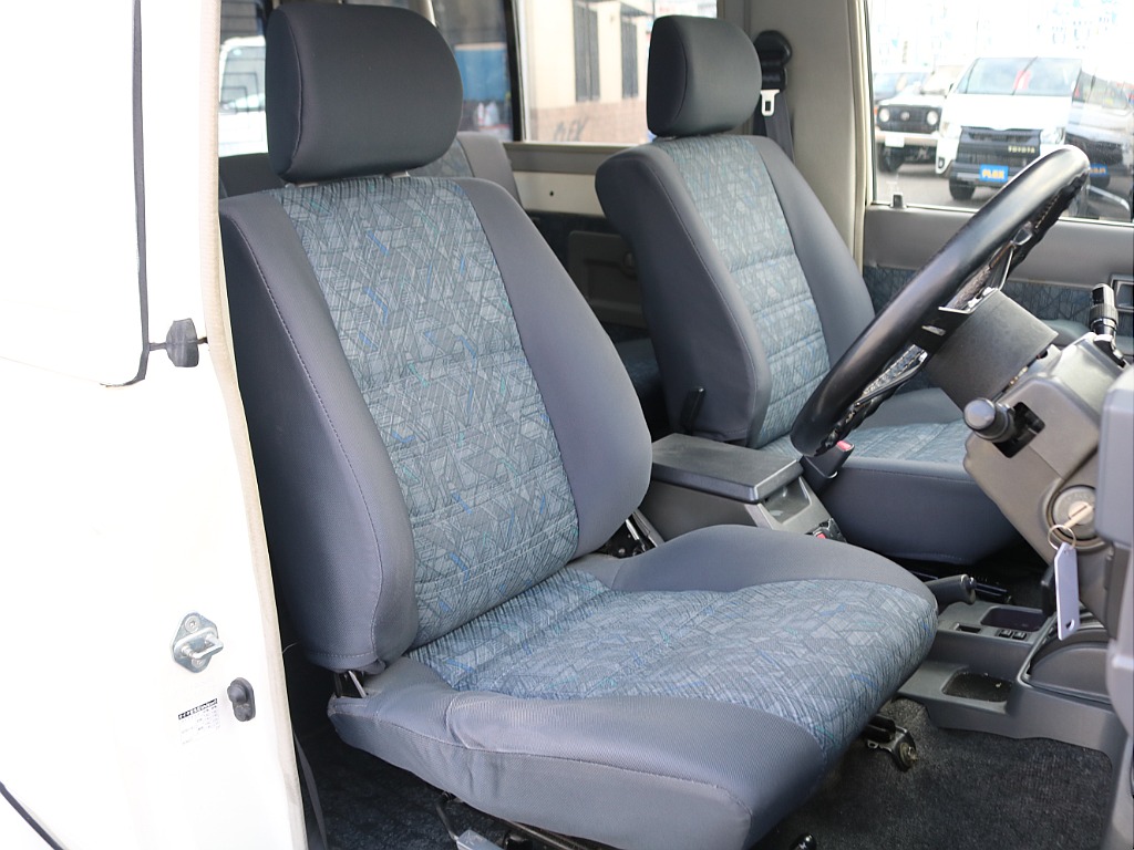 2000 Toyota Land Cruiser 70 
