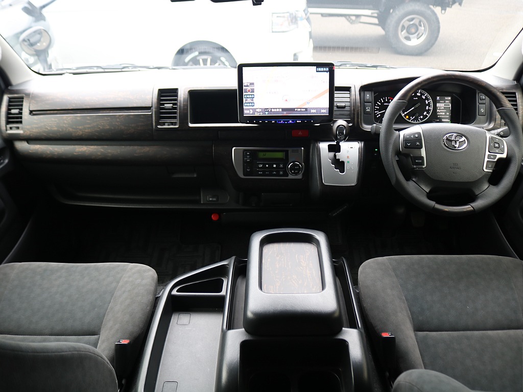 ＦＬＥＸグループは「すべての人に愛車を」をコンセプトに車種別に全国展開中！愛車と一緒に、ライフスタイルを充実させてもらいたいという思いで、ランクル仙台泉店では皆様のご要望になんでもお応えします♪
