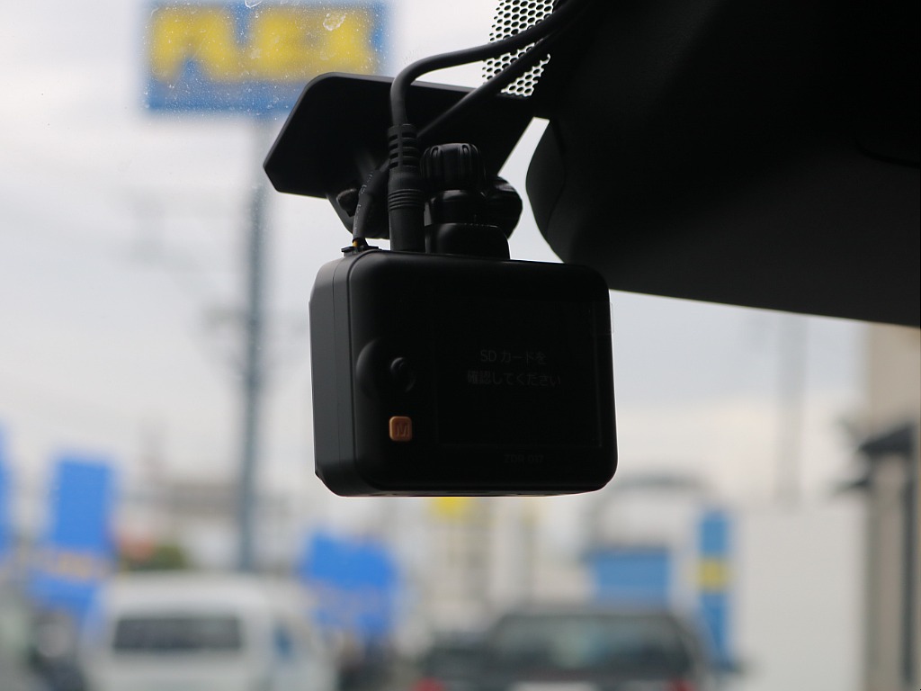 ＦＬＥＸグループは「すべての人に愛車を」をコンセプトに車種別に全国展開中！愛車と一緒に、ライフスタイルを充実させてもらいたいという思いで、ランクル仙台泉店では皆様のご要望になんでもお応えします♪