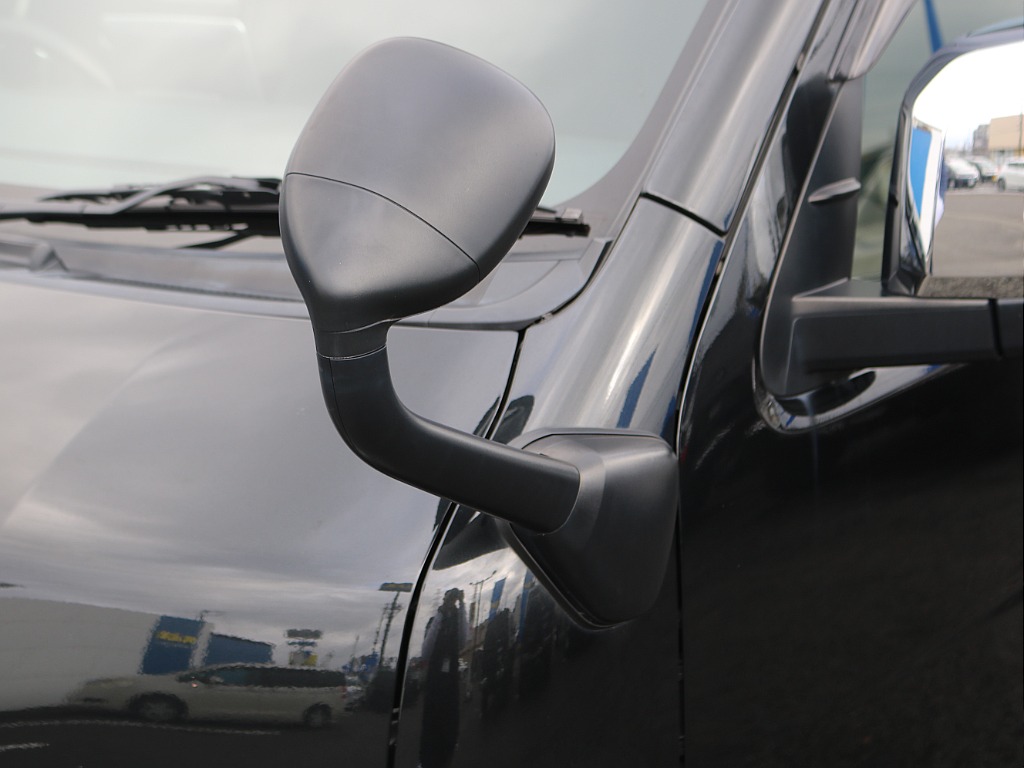 ＦＬＥＸグループは「すべての人に愛車を」をコンセプトに車種別に全国展開中！愛車と一緒に、ライフスタイルを充実させてもらいたいという思いで、ランクル仙台泉店では皆様のご要望になんでもお応えします♪