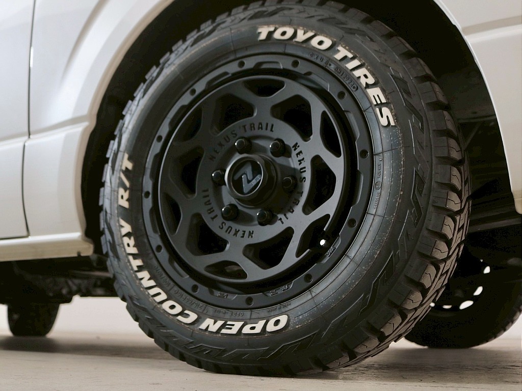 常時７０台以上のハイエース在庫数、フレックス株式会社ハイエース千葉北店！