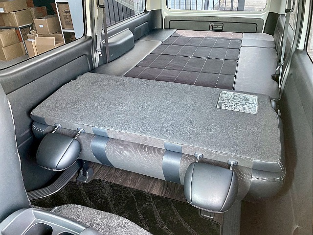 常時７０台以上のハイエース在庫数、フレックス株式会社ハイエース千葉北店！
