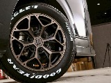 常時７０台以上のハイエース在庫数、フレックス株式会社ハイエース千葉北店！