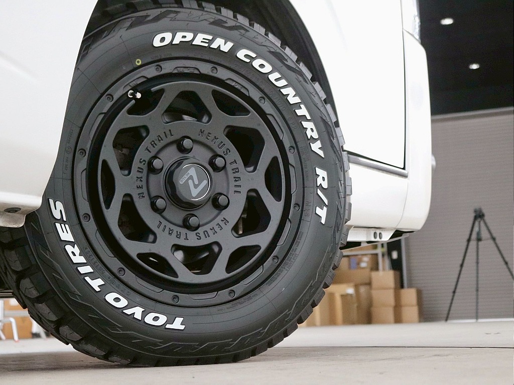 常時７０台以上のハイエース在庫数、フレックス株式会社ハイエース千葉北店！