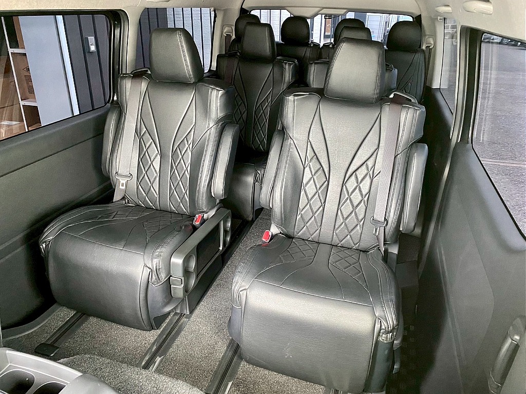 常時７０台以上のハイエース在庫数、フレックス株式会社ハイエース千葉北店！