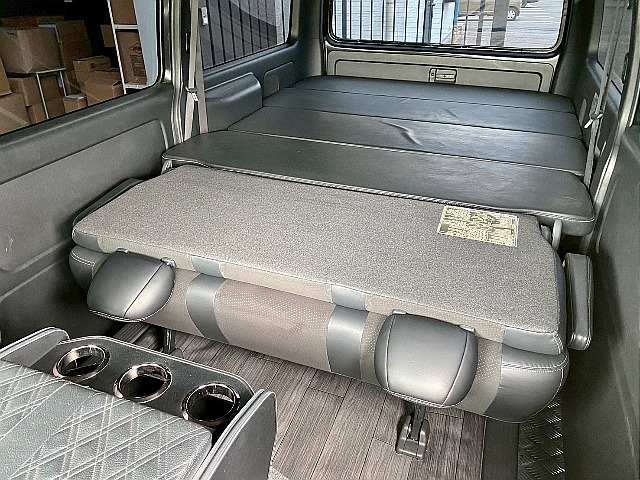 常時７０台以上のハイエース在庫数、フレックス株式会社ハイエース千葉北店！