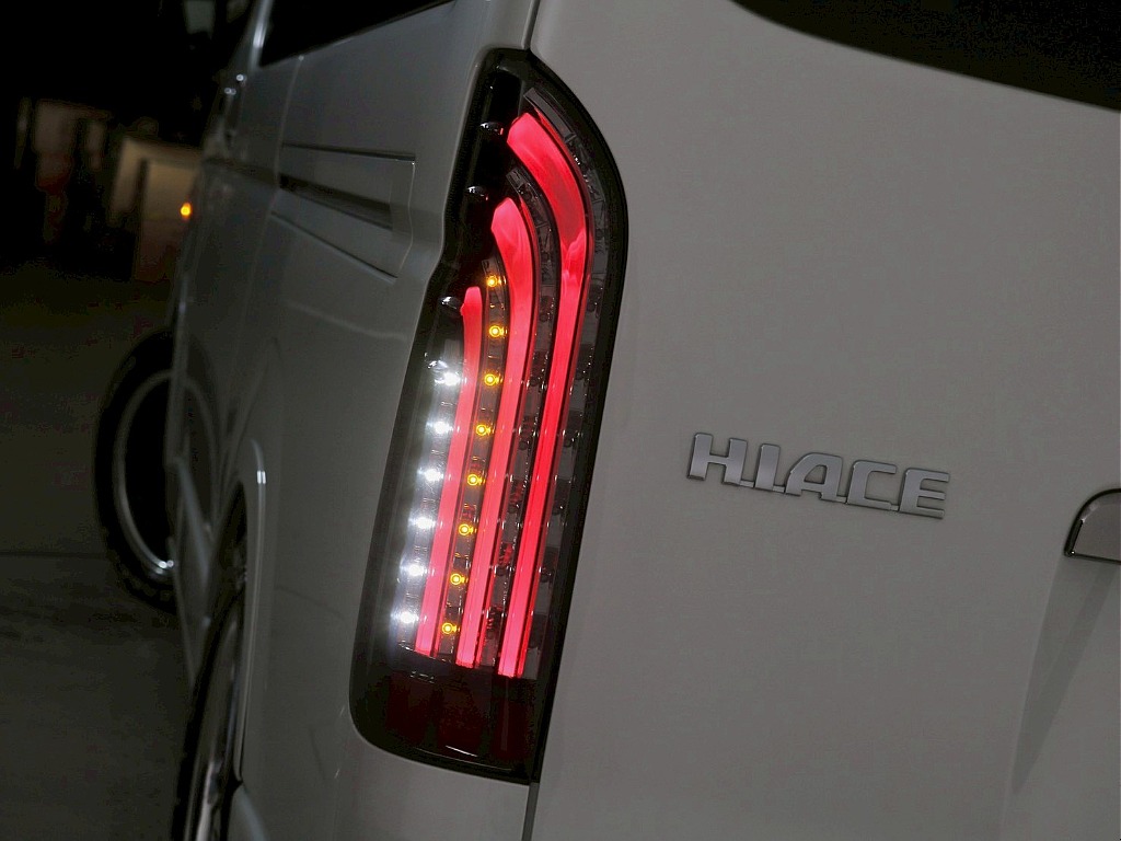 常時７０台以上のハイエース在庫数、フレックス株式会社ハイエース千葉北店！