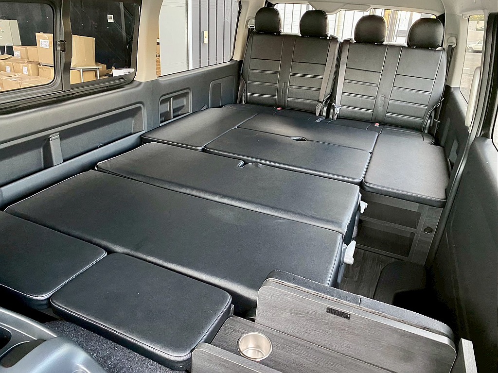 トヨタ ハイエース(3枚目)